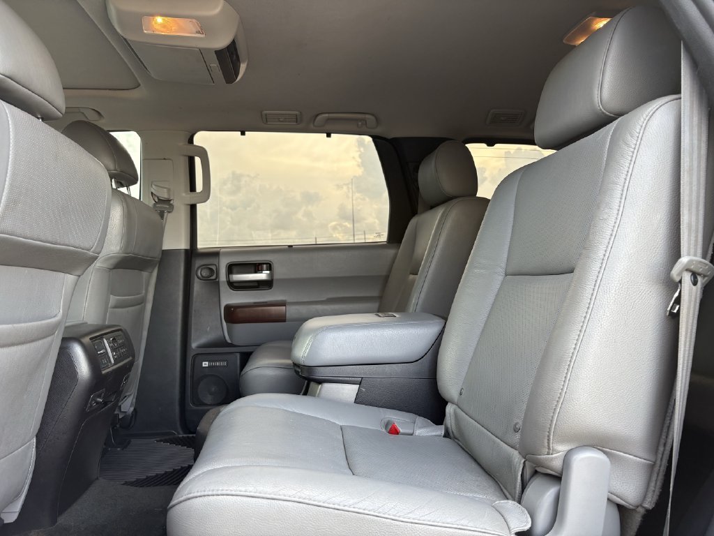 Used 2014 Toyota Sequoia Platinum AWD/4WD image 25