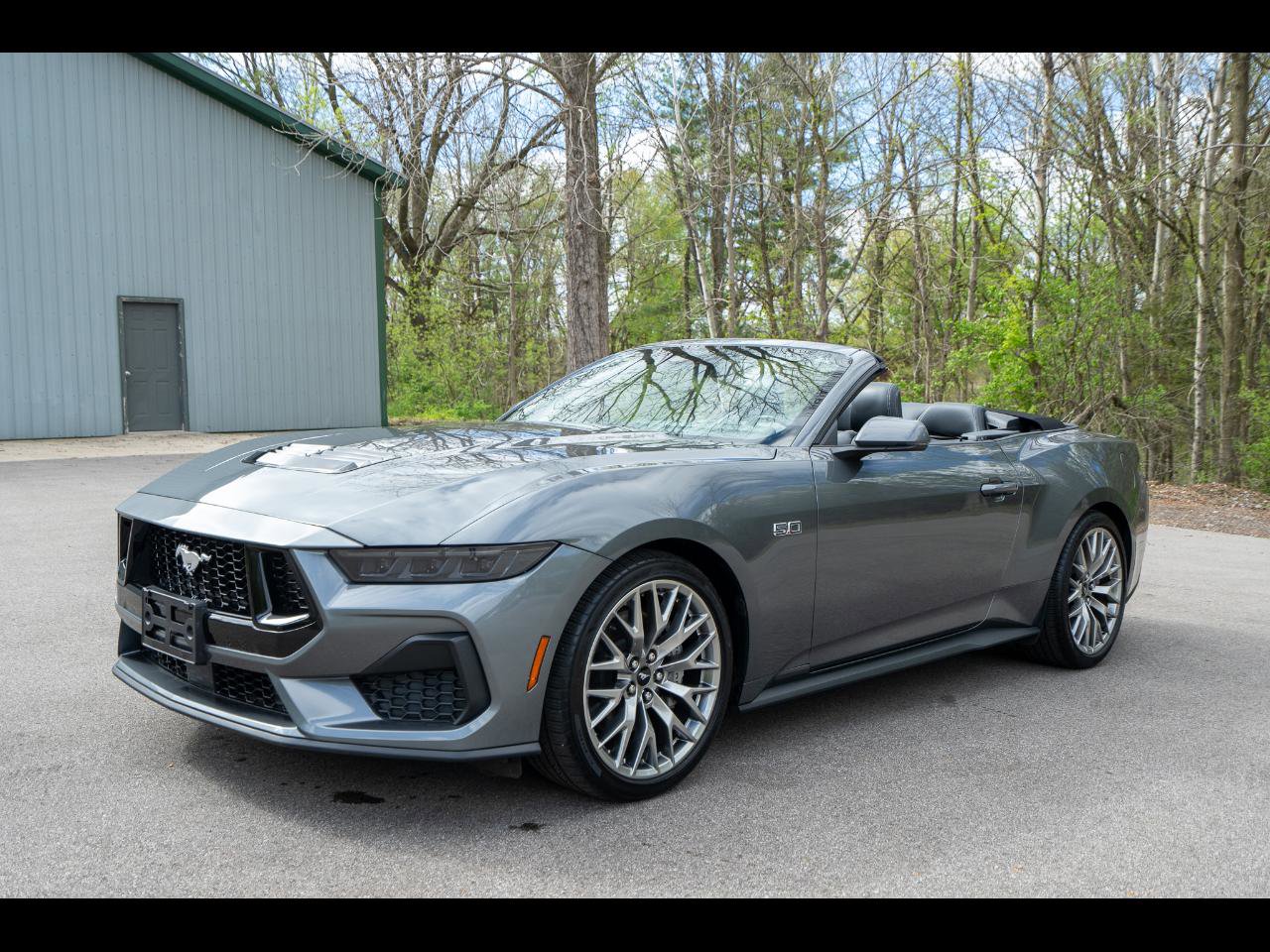 Used 2025 Ford Mustang GT Premium RWD image 2