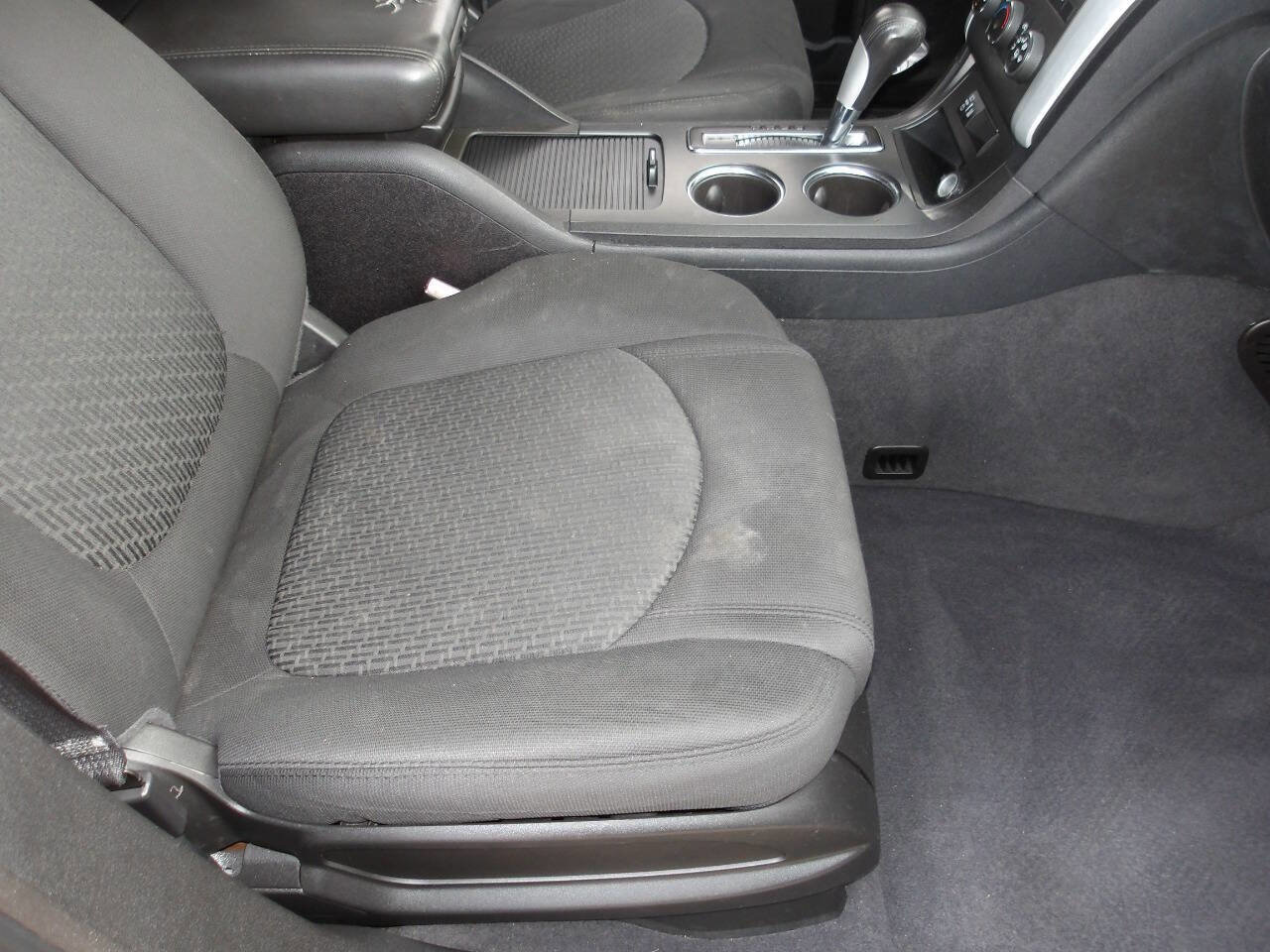 Used 2012 Chevrolet Traverse LT image 17