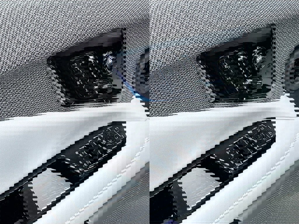 New 2026 Cadillac Optiq Luxury 1 image 17