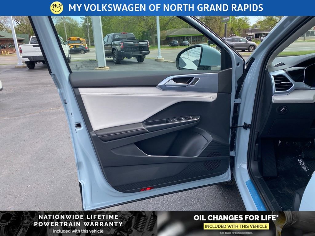 New 2026 Volkswagen Taos SE AWD/4WD image 6