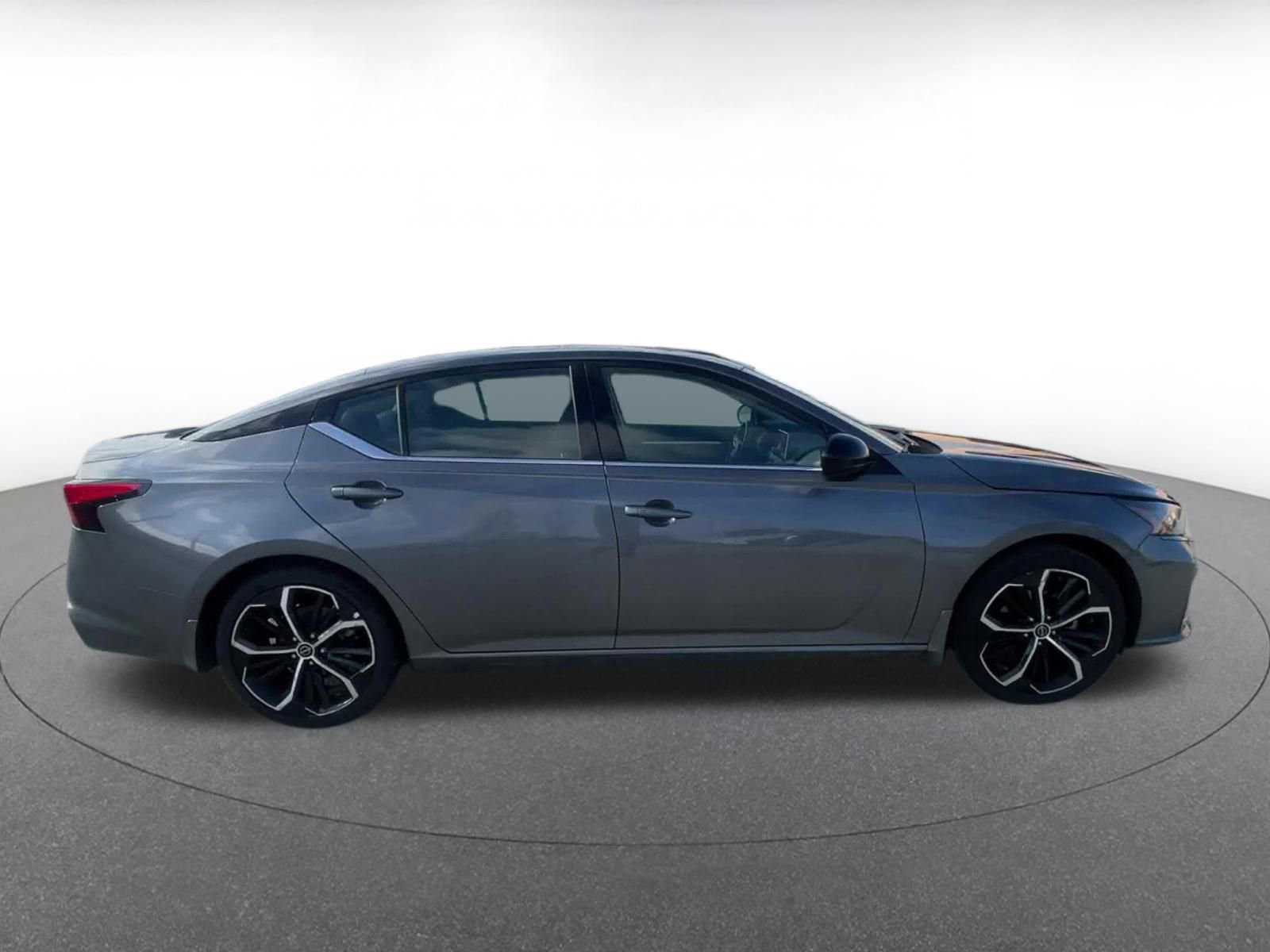 Used 2025 Nissan Altima 2.5 SR image 16