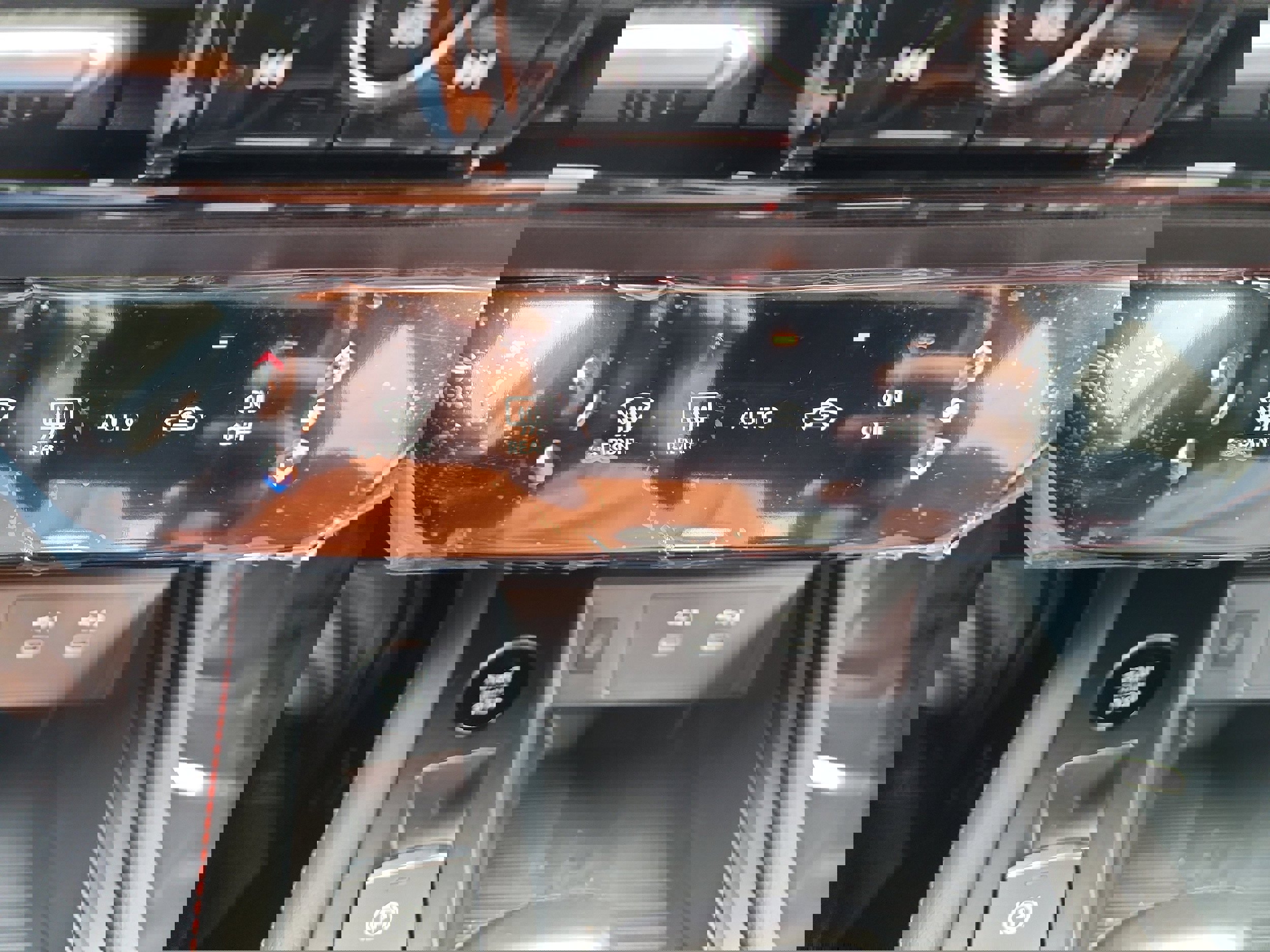 New 2025 Nissan Kicks SR image 14