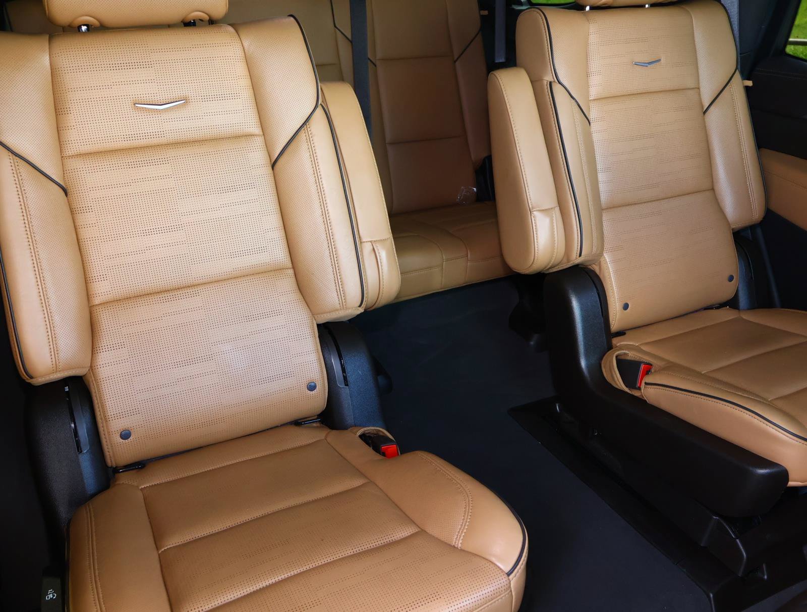 Certified 2025 Cadillac Escalade Premium Luxury RWD image 26