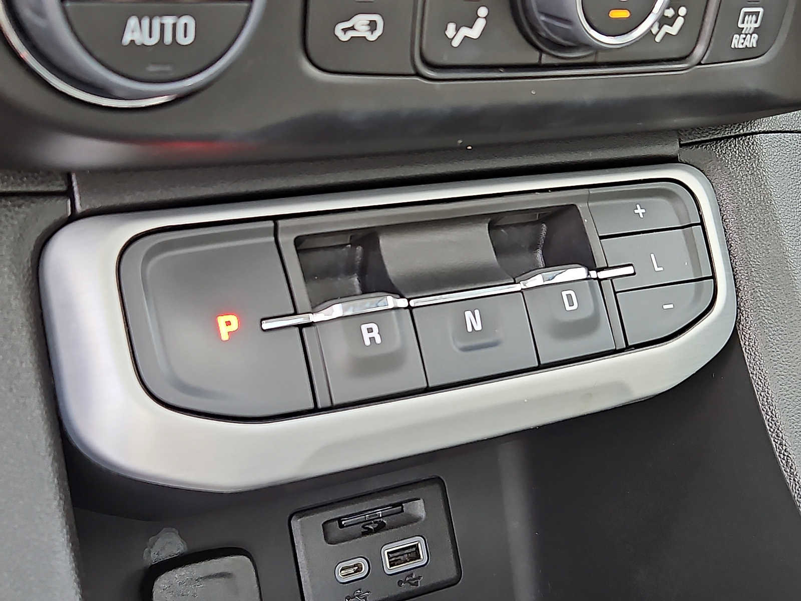 Used 2023 GMC Acadia SLT w/ Elevation Edition AWD/4WD image 16