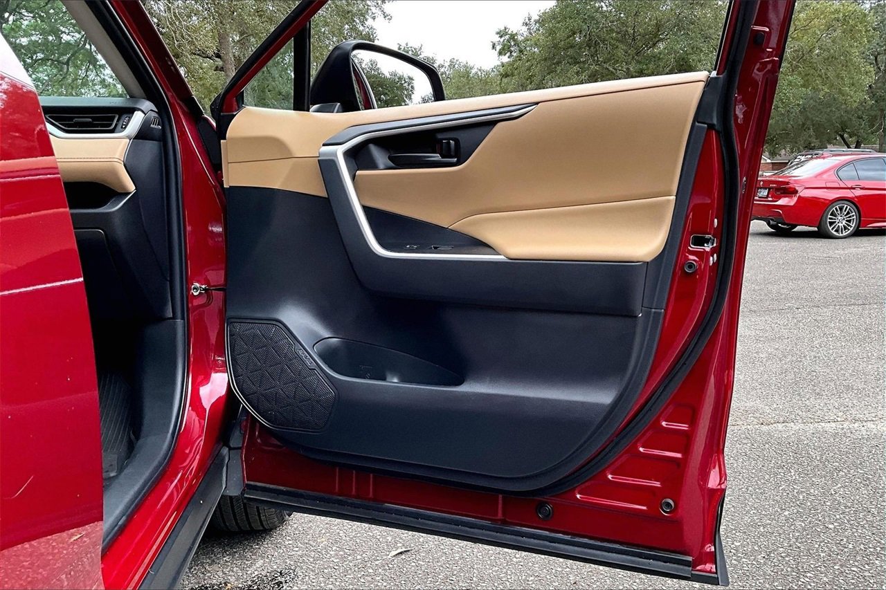 Used 2023 Toyota RAV4 LE image 25