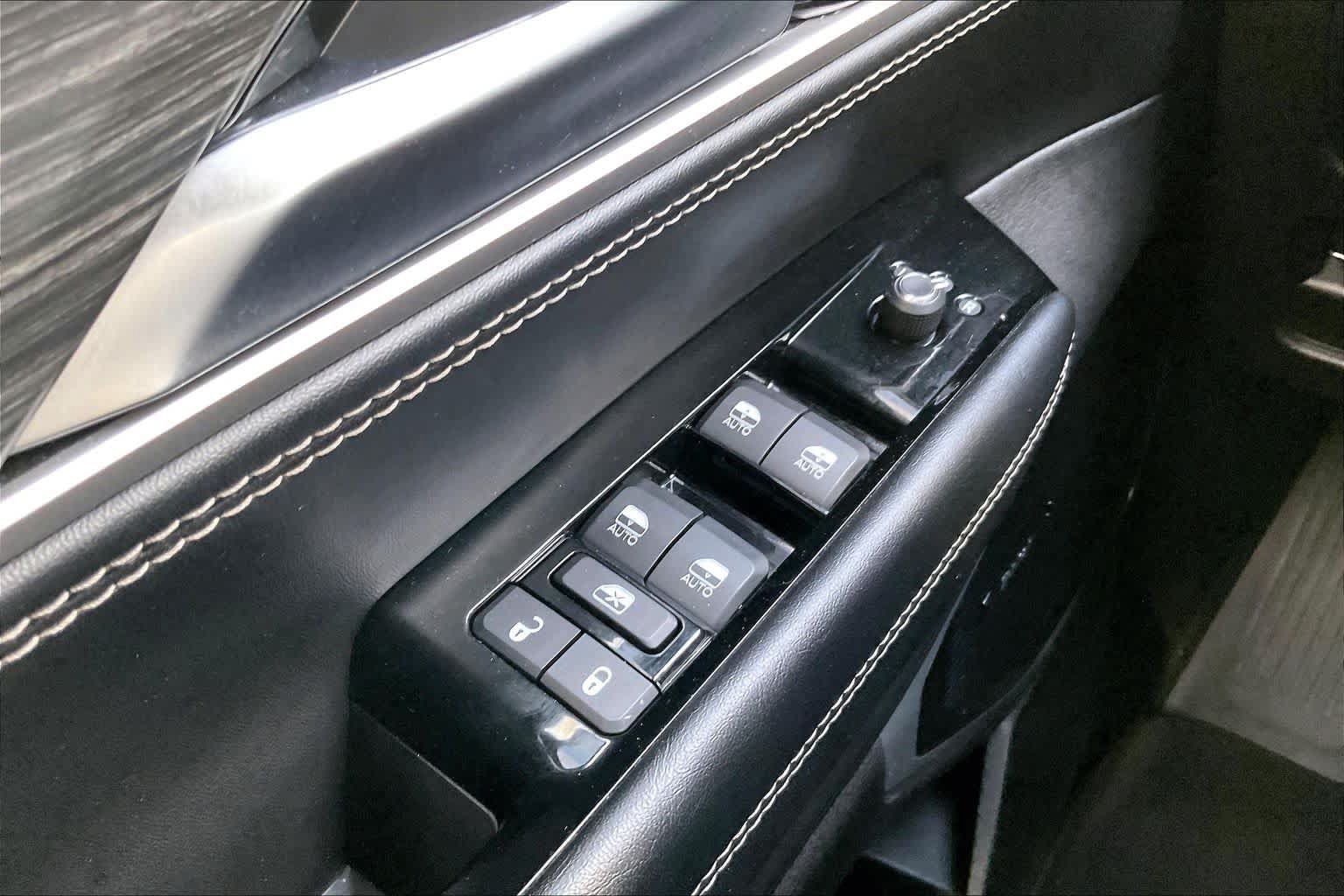 Used 2023 Jeep Wagoneer Series III w/ Premium Group I AWD/4WD image 33