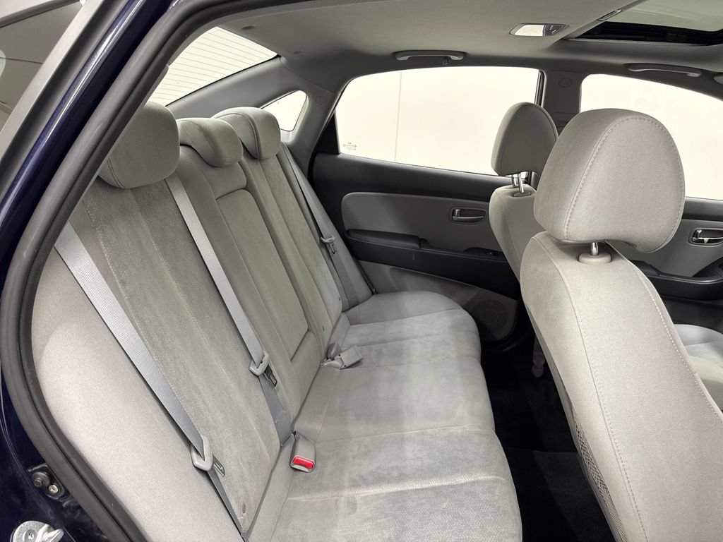 Used 2010 Hyundai Elantra GLS FWD image 24