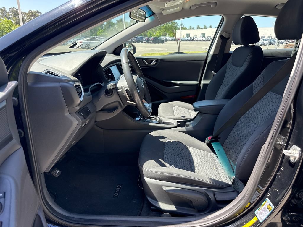 Used 2018 Hyundai Ioniq Plug-In Hybrid FWD image 12