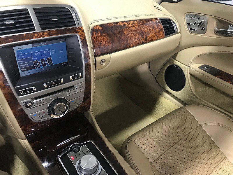 Used 2010 Jaguar XK Convertible image 28