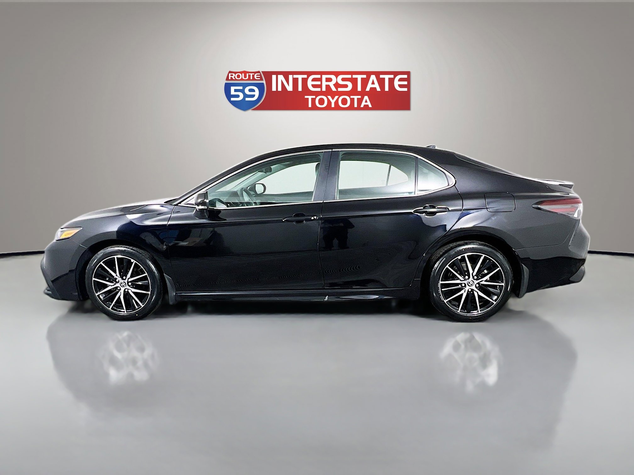 Certified 2024 Toyota Camry SE image 4