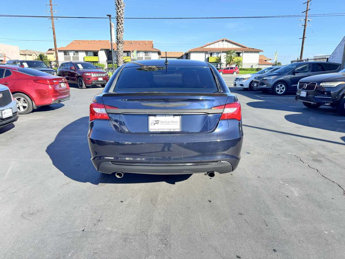 Used 2012 Chrysler 200 Limited FWD image 3