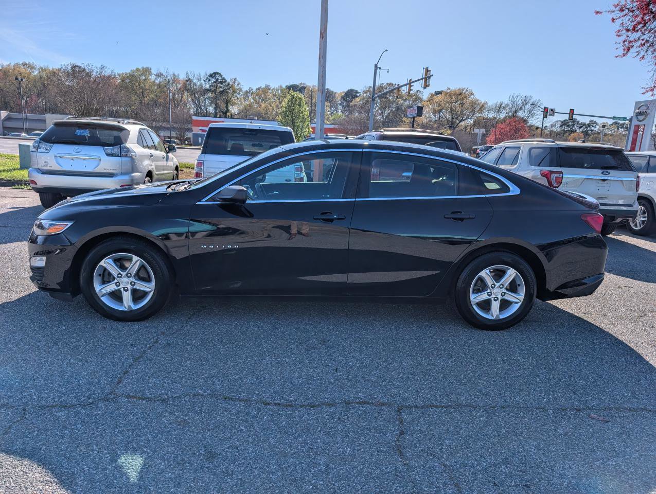 Used 2019 Chevrolet Malibu LS w/ LPO, Convenience Package 1 FWD image 2