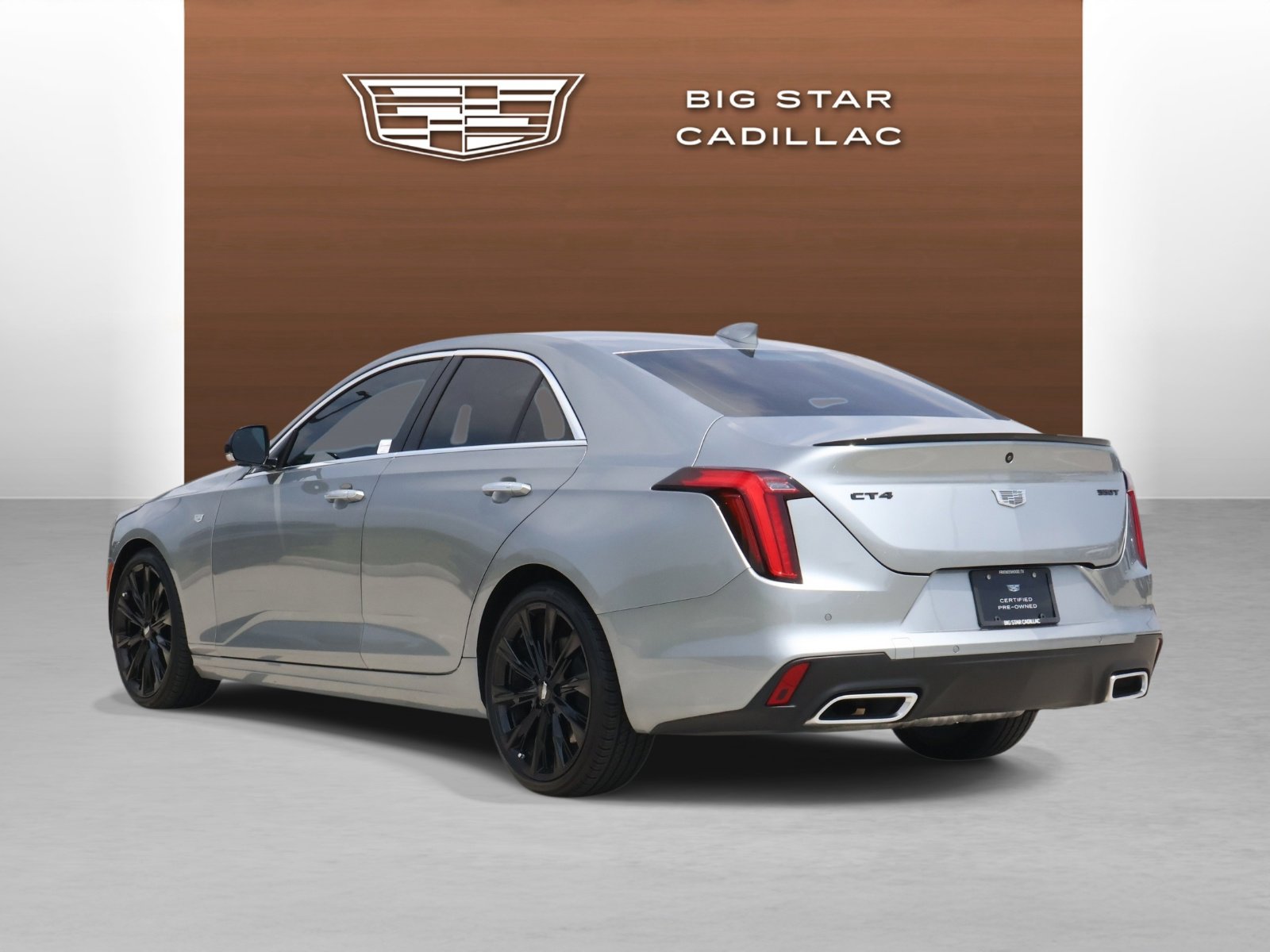 Used 2025 Cadillac CT4 Luxury RWD image 3