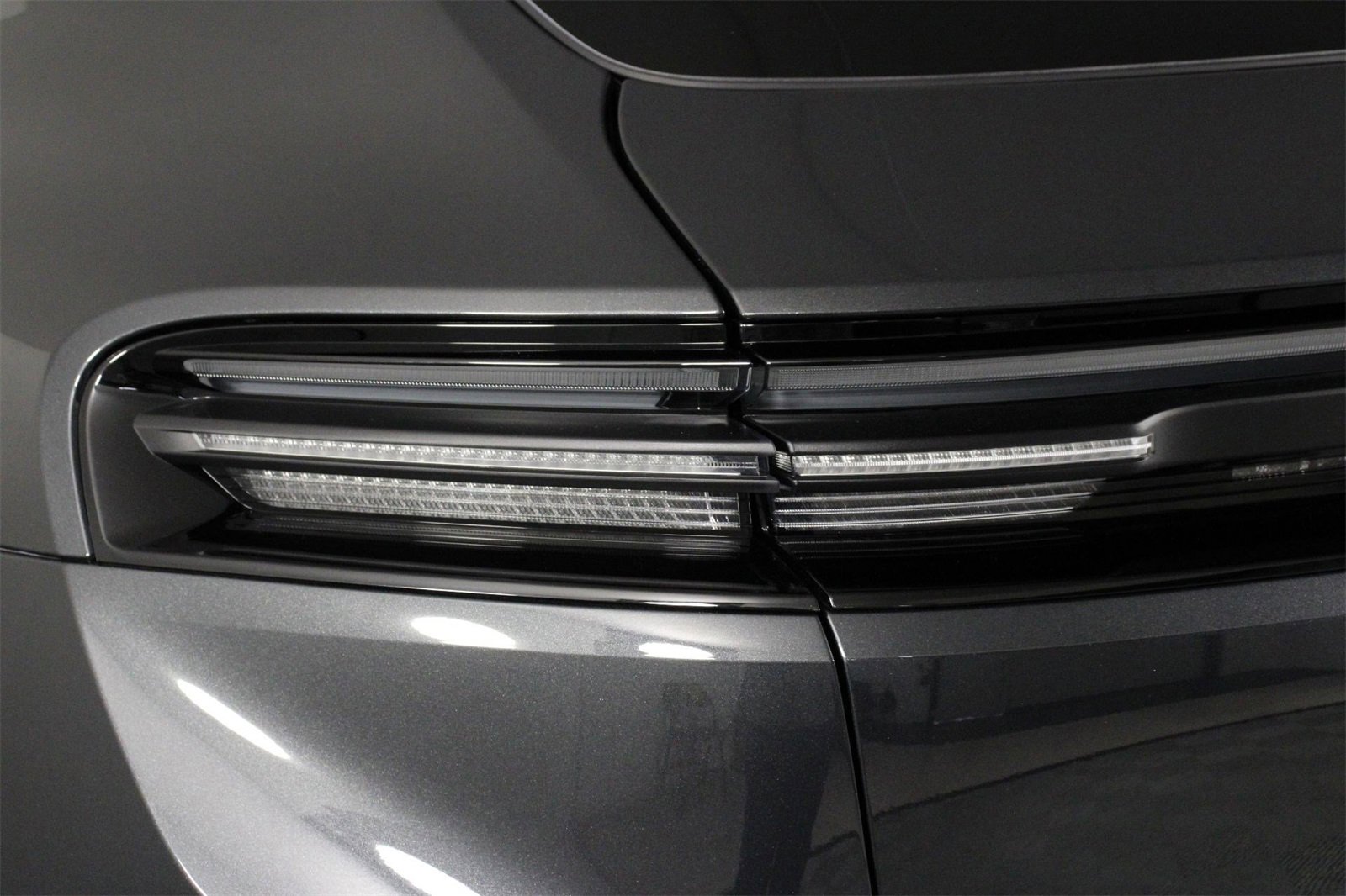 Used 2025 Porsche Macan 4 Electric image 21