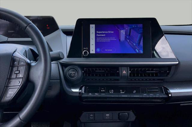 Certified 2025 Toyota Prius LE FWD image 7