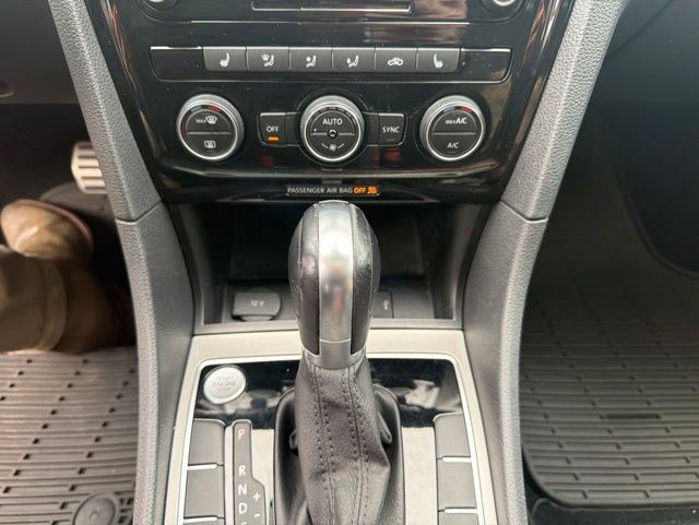 Used 2020 Volkswagen Passat 2.0T R-Line FWD image 14