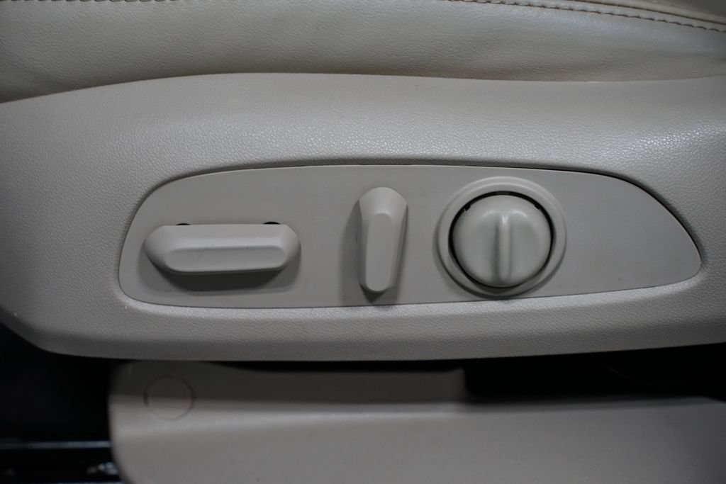 Used 2020 Buick Enclave Essence FWD image 33
