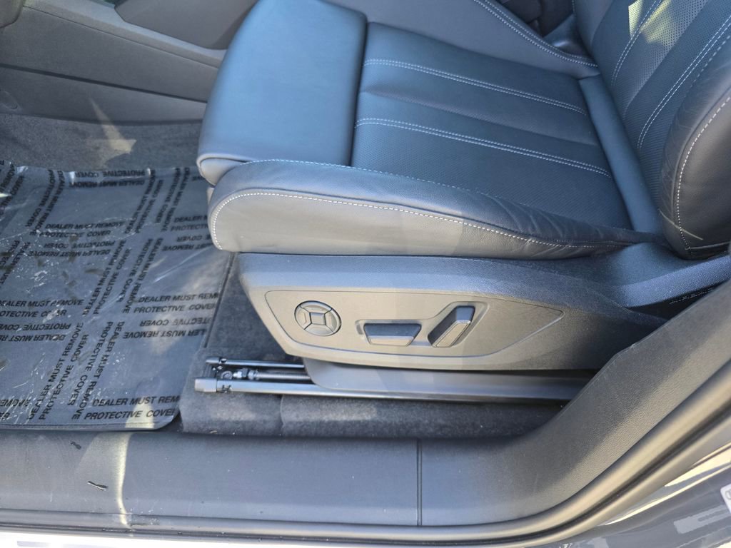 Used 2025 Audi Q6 e-tron Premium Plus w/ Premium Plus image 19