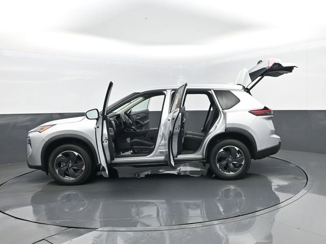 Used 2024 Nissan Rogue SV AWD/4WD image 30