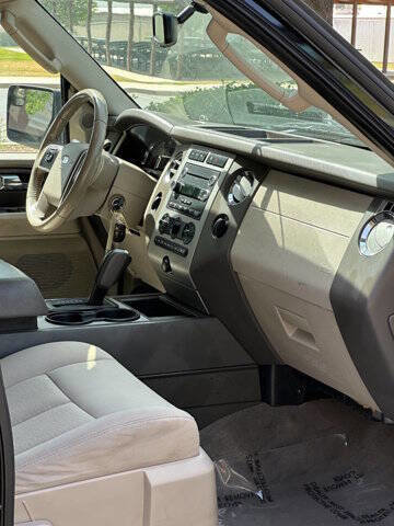 Used 2013 Ford Expedition EL XLT image 16