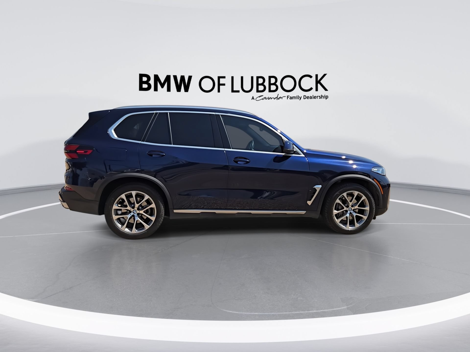 Used 2024 BMW X5 xDrive40i w/ Premium Package AWD/4WD image 9