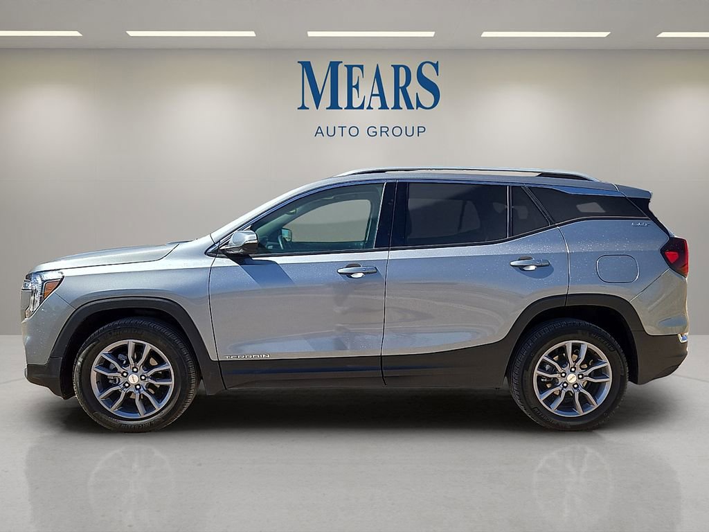Used 2024 GMC Terrain SLT AWD/4WD image 2