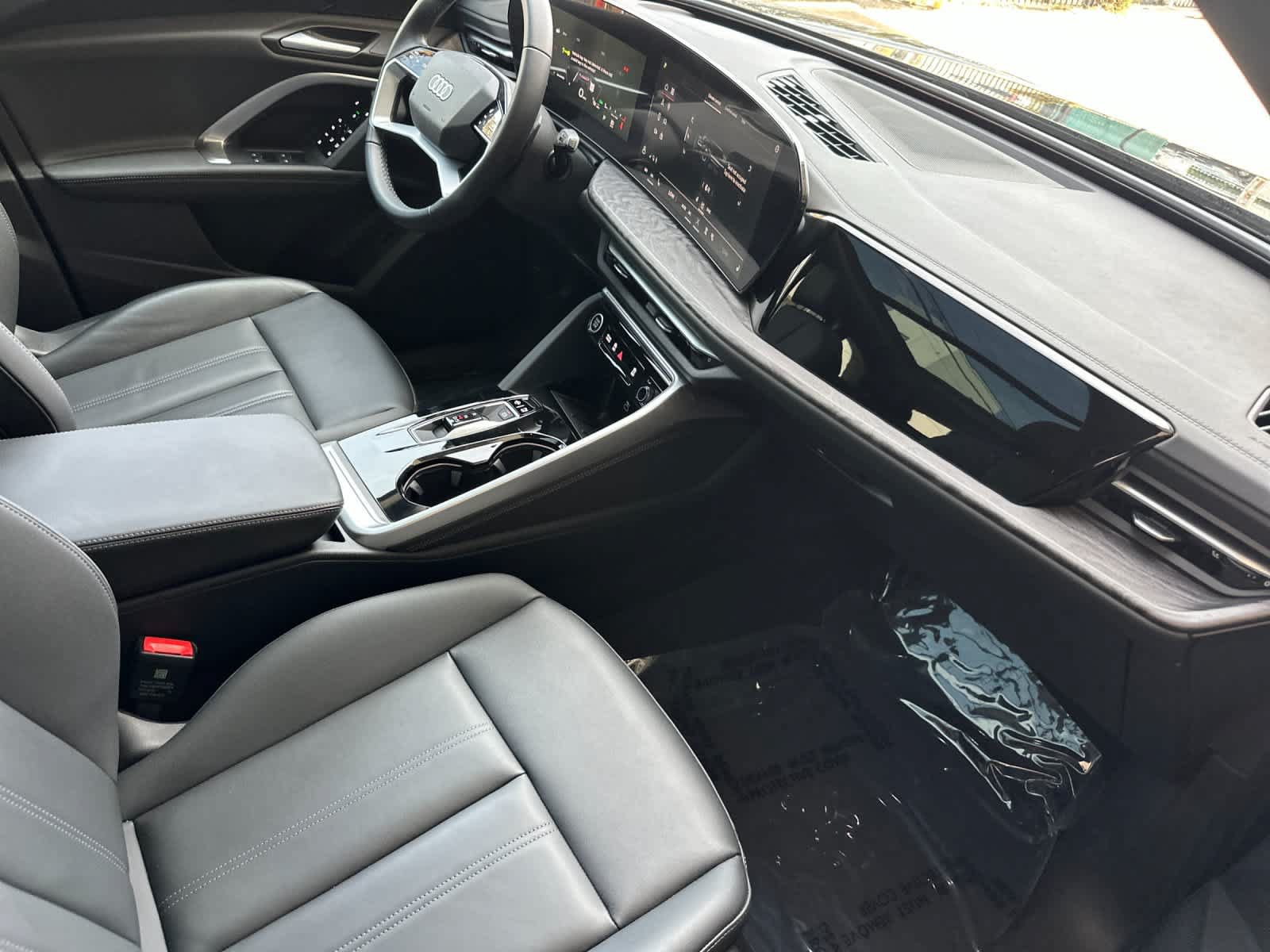 Used 2025 Audi Q5 Premium AWD/4WD image 16