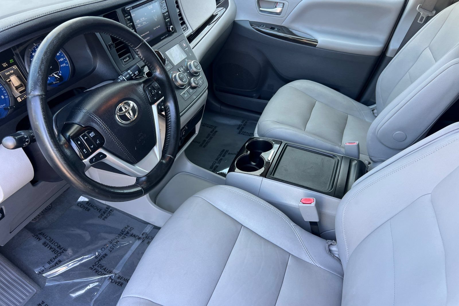 Used 2020 Toyota Sienna XLE FWD image 10