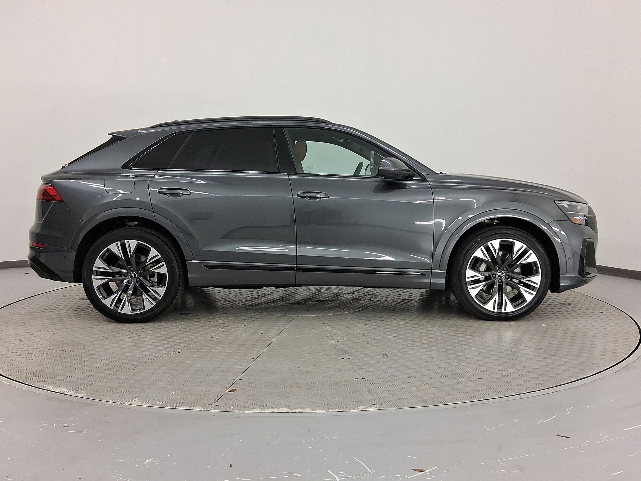 New 2026 Audi Q8 Prestige image 8