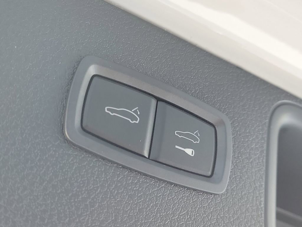 New 2026 Porsche Macan S image 18