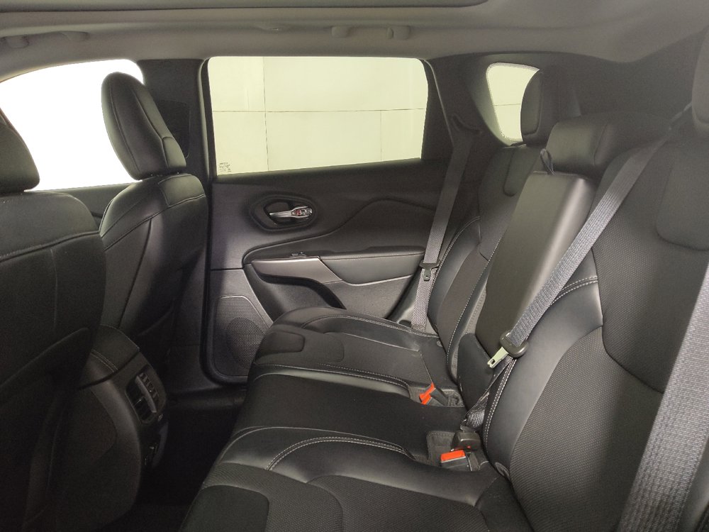 Used 2022 Jeep Cherokee Limited AWD/4WD image 18