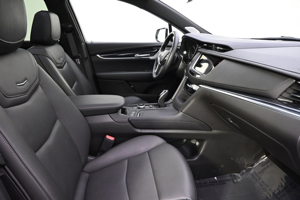 Certified 2025 Cadillac XT5 Premium Luxury image 16