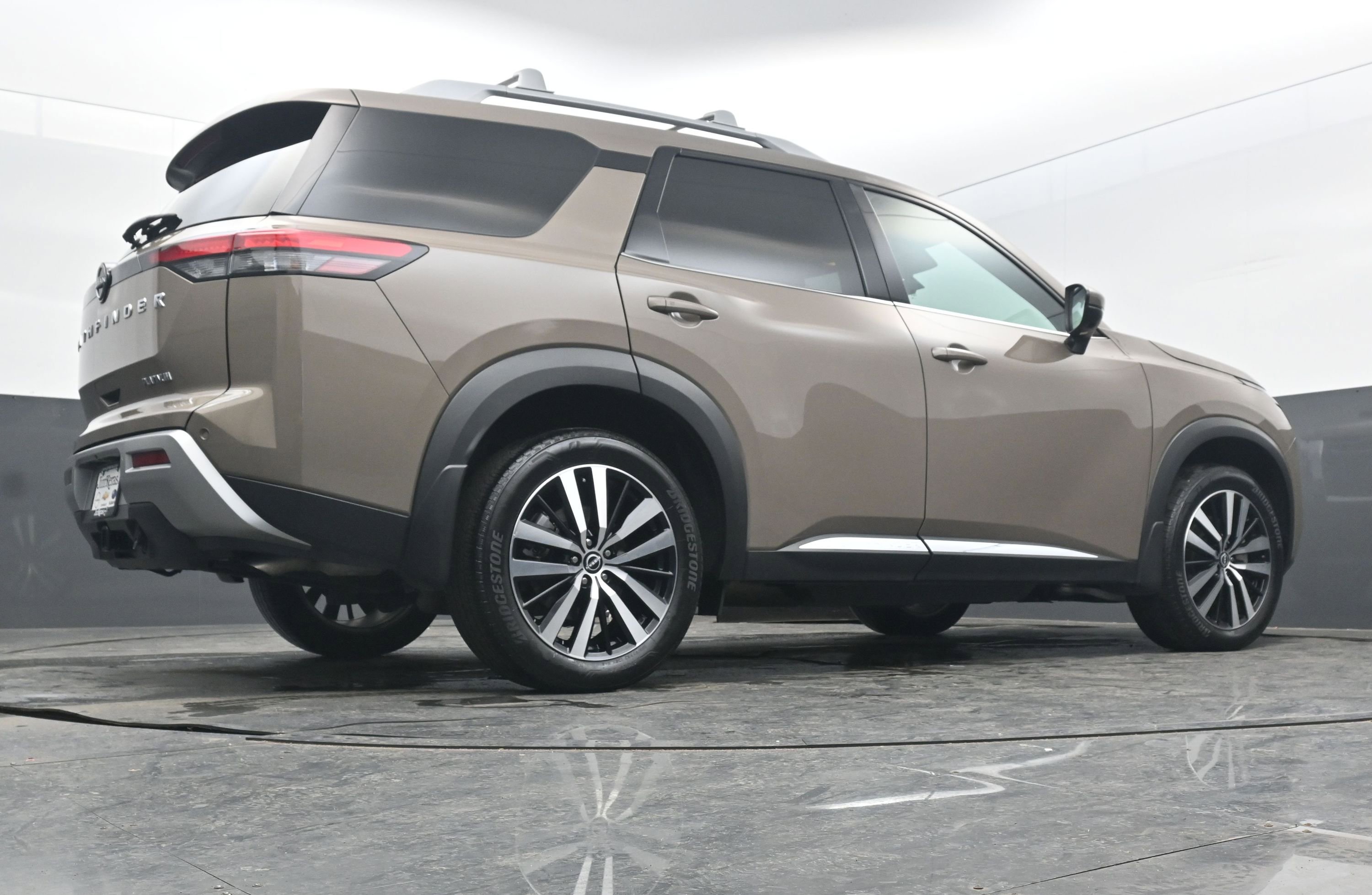 Certified 2024 Nissan Pathfinder Platinum w/ Cargo Package image 29