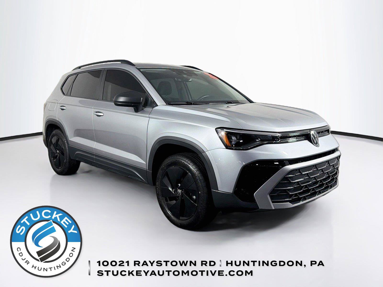 Used 2025 Volkswagen Taos S AWD/4WD image 1