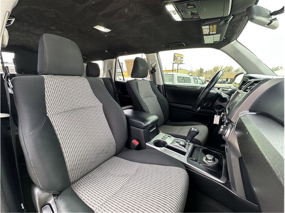 Used 2016 Toyota 4Runner SR5 AWD/4WD image 15