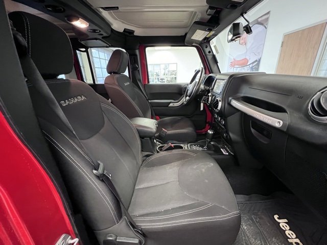 Used 2017 Jeep Wrangler Unlimited Sahara w/ Dual Top Group image 19