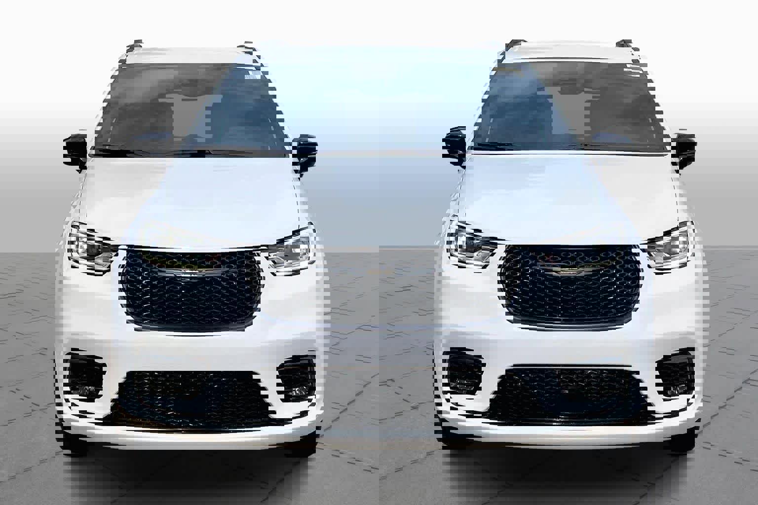 New 2026 Chrysler Pacifica Select w/ S Appearance Package image 3