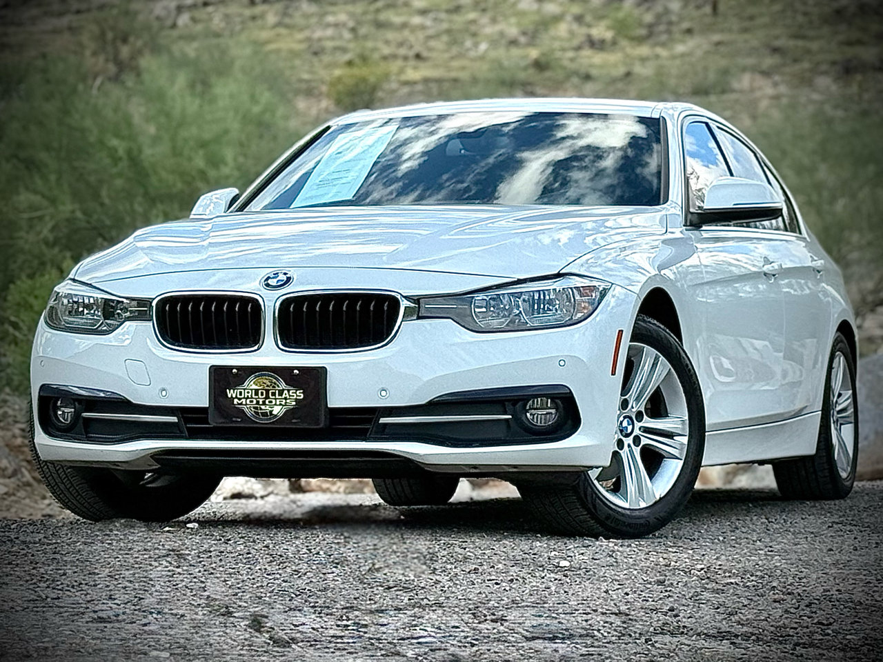 Used 2017 BMW 330i Sedan image 2