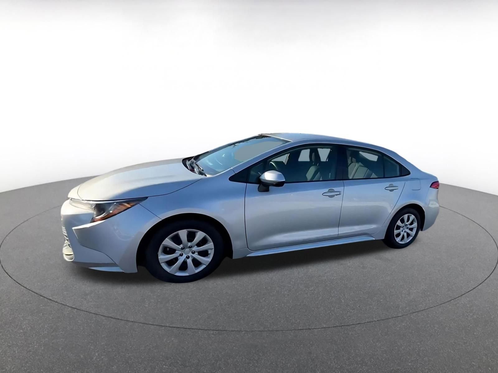 Used 2025 Toyota Corolla LE image 8