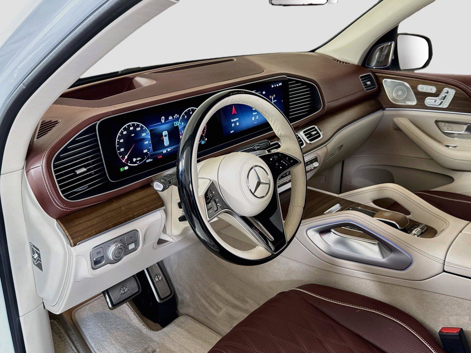Used 2025 Mercedes-Benz Maybach GLS 600 4MATIC image 15