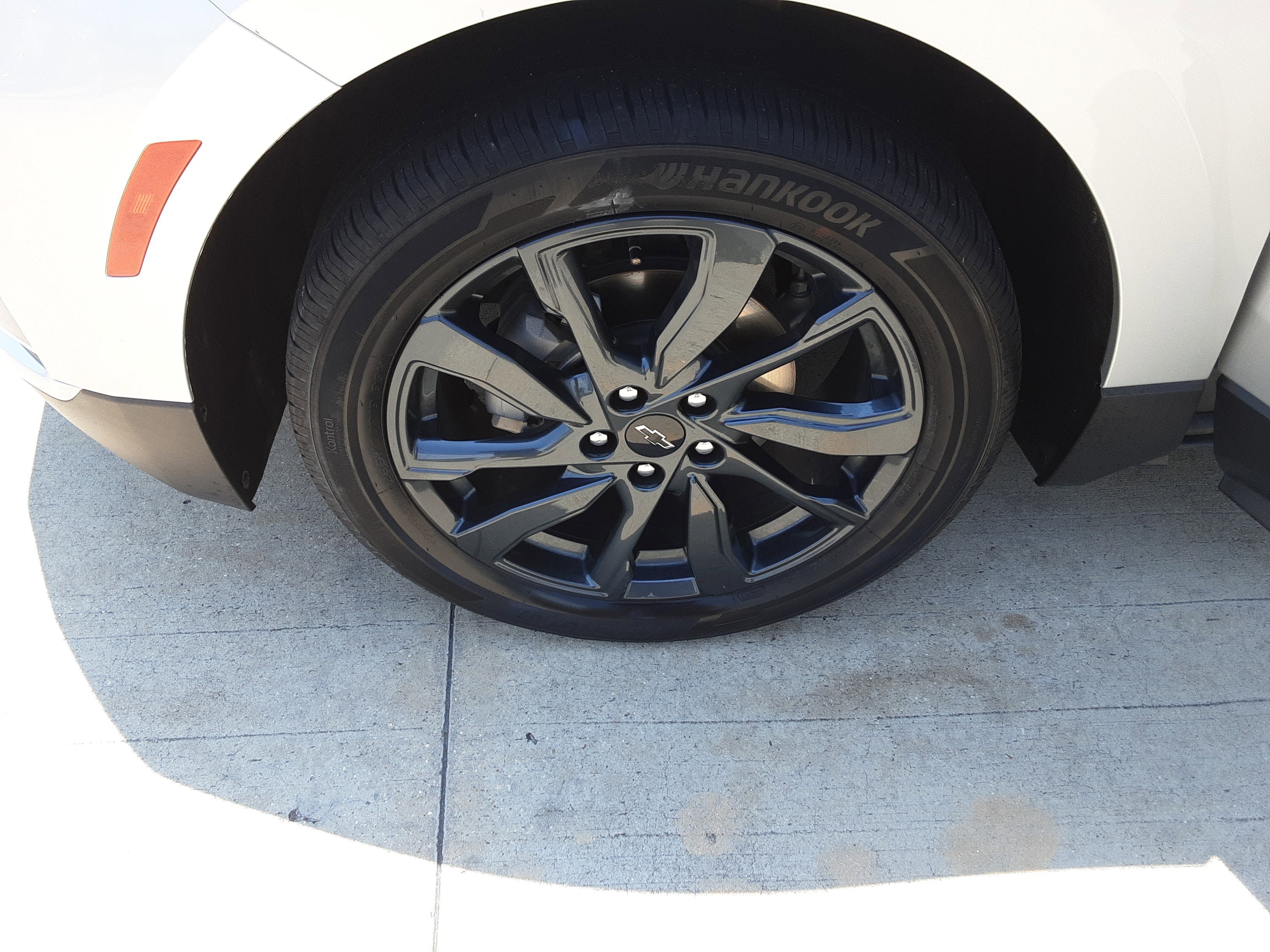 Used 2022 Chevrolet Equinox RS w/ RS Leather Package image 21