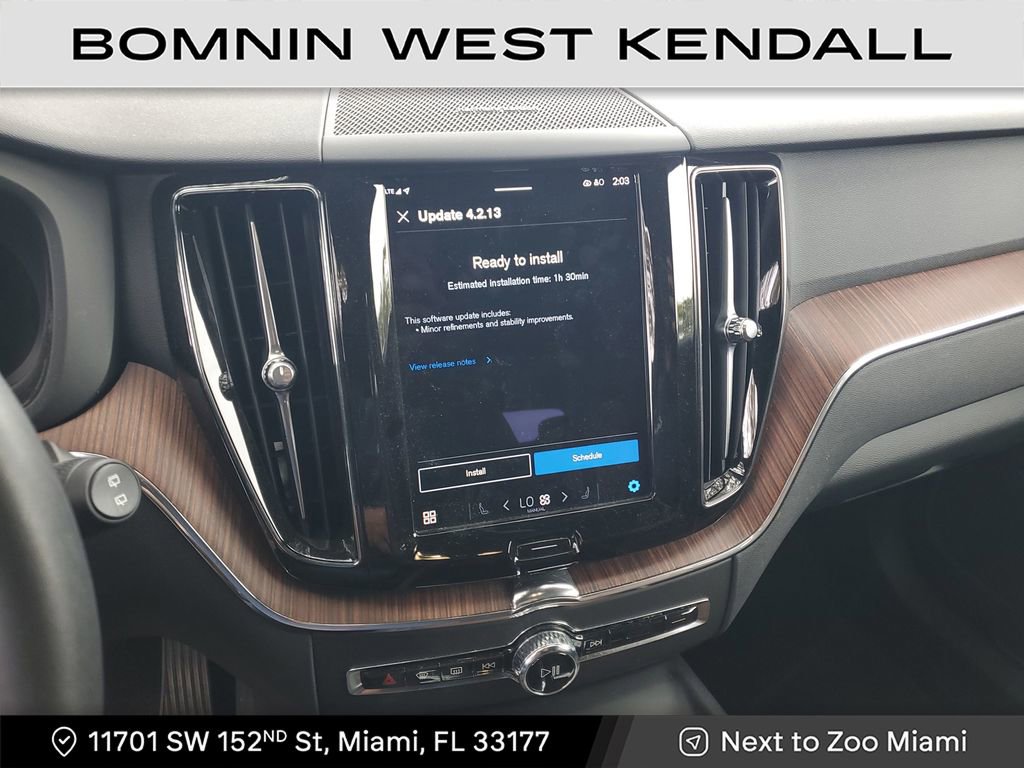 Used 2023 Volvo XC60 T8 Plus image 19