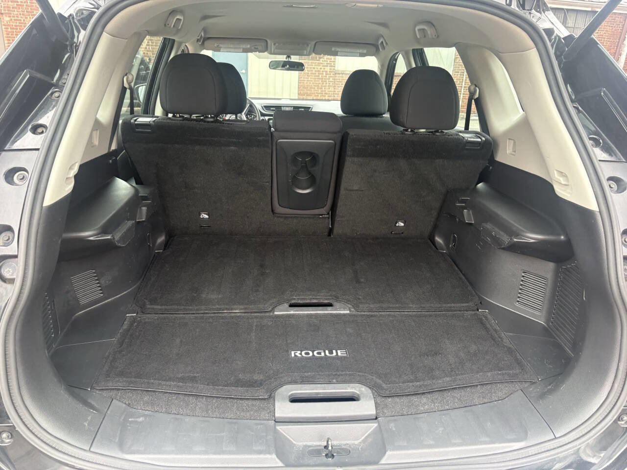 Used 2018 Nissan Rogue S image 14