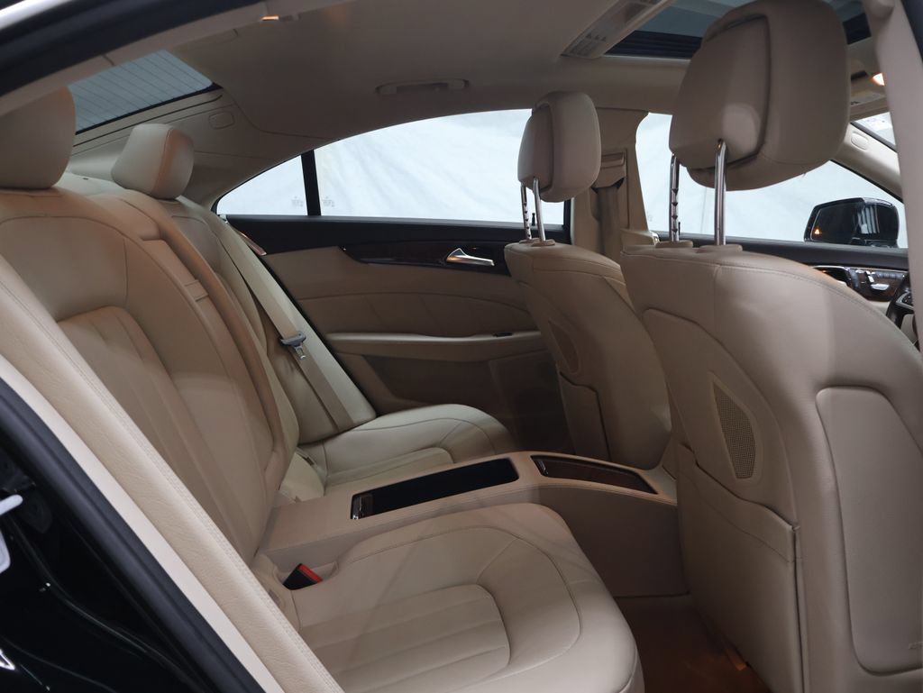Used 2015 Mercedes-Benz CLS 550 4MATIC w/ Premium Package image 12