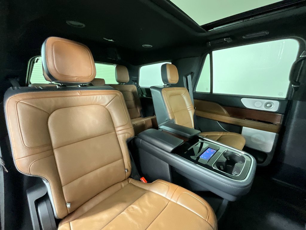 Used 2022 Lincoln Navigator Reserve image 22