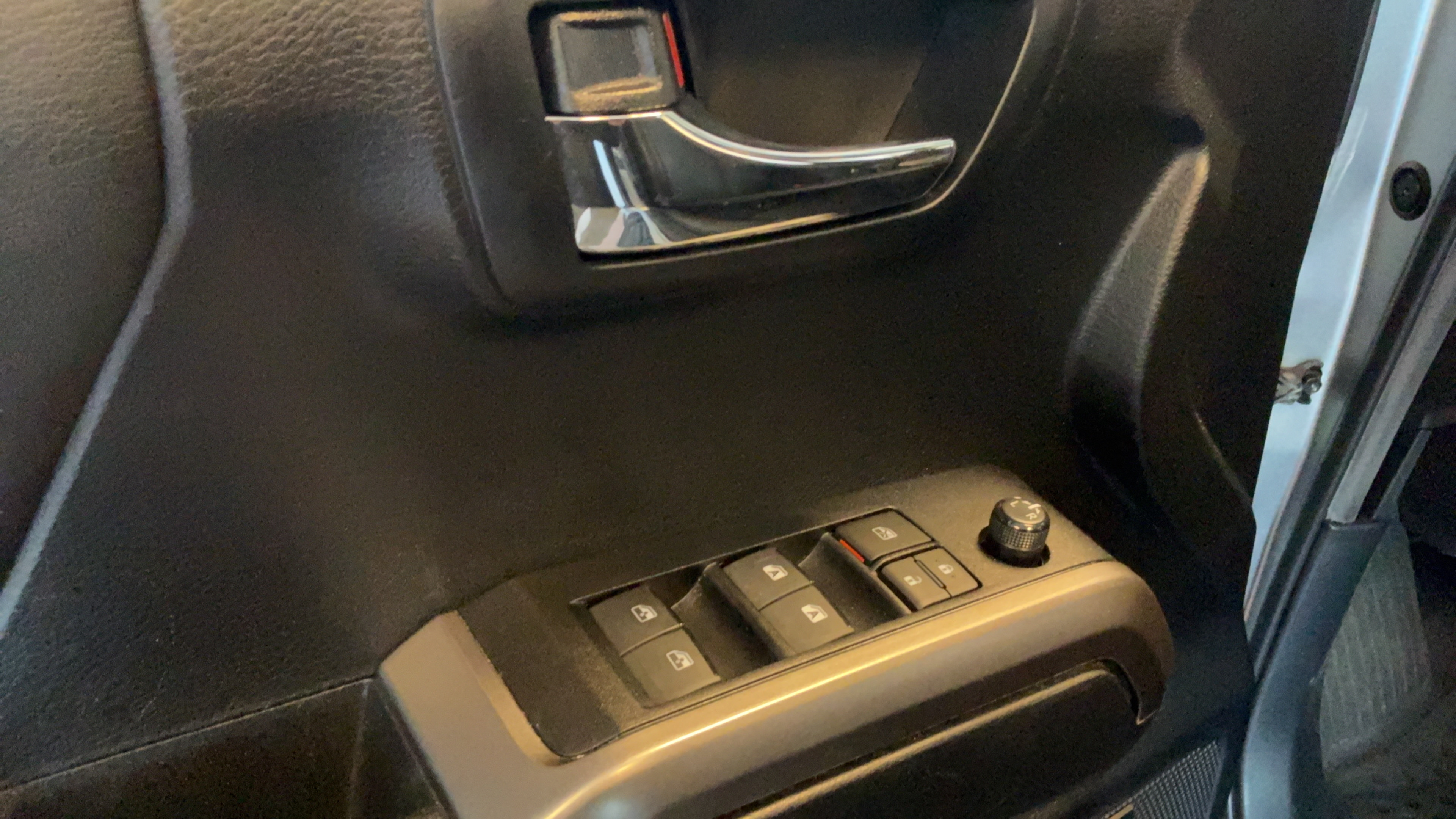 Used 2022 Toyota Tacoma Limited AWD/4WD image 22