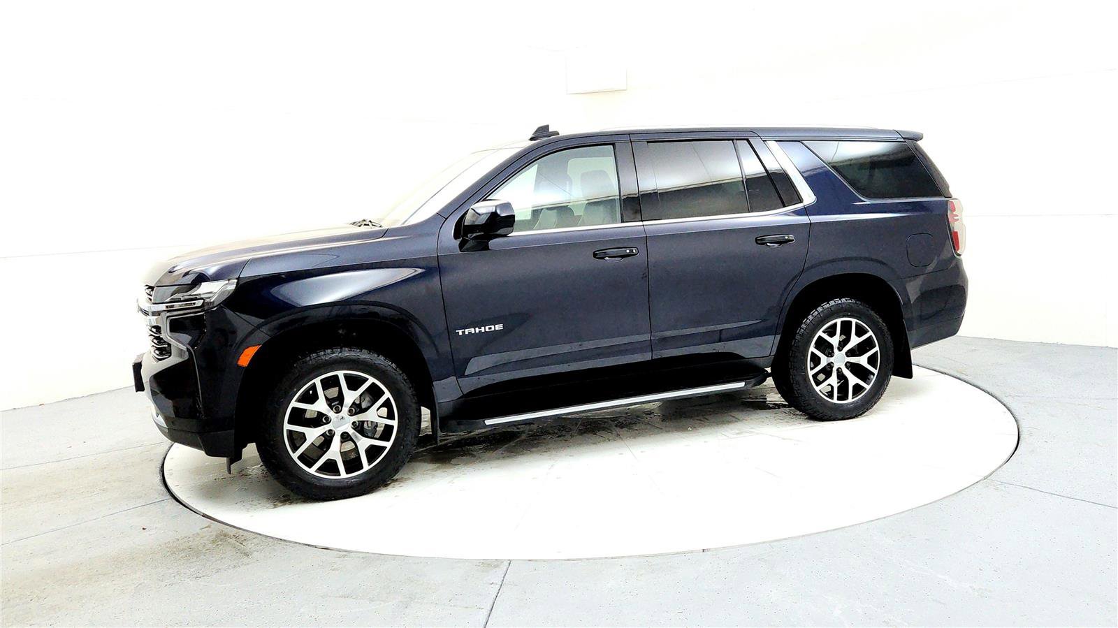 Used 2023 Chevrolet Tahoe LT image 3