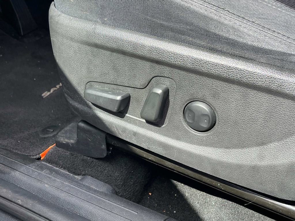 Used 2022 Hyundai Santa Fe SEL w/ Convenience Package image 25