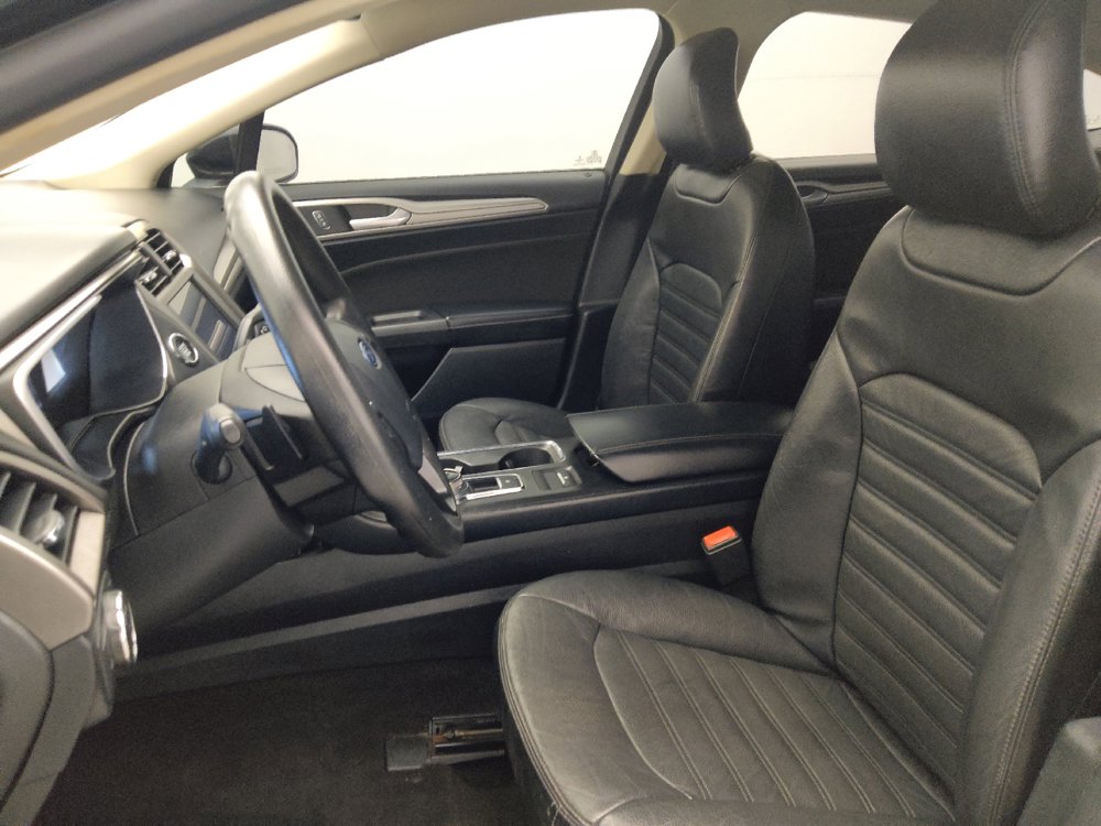 Used 2019 Ford Fusion SE FWD image 17